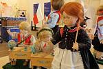 Expozice panenek ve valašských krojích a hravé vědy naleznete na holešovském zámku