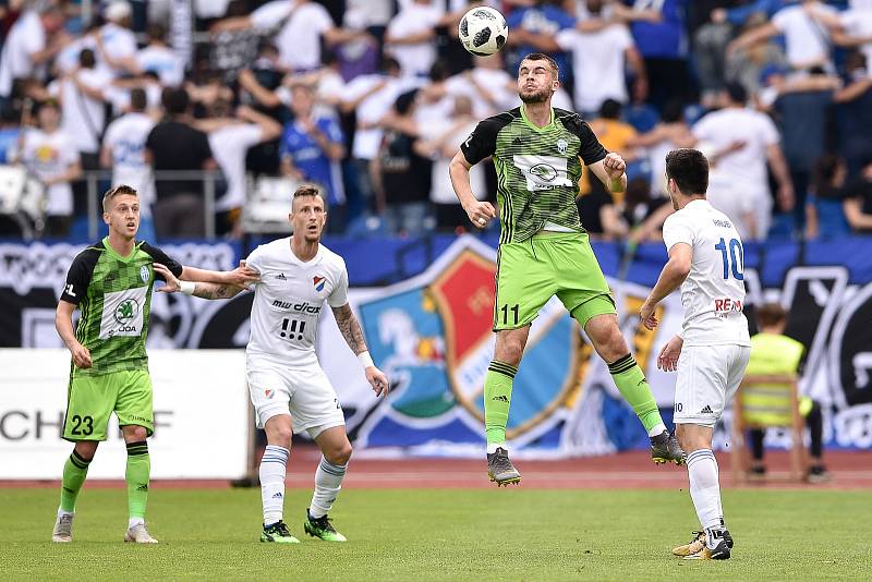 Nadstavba první fotbalové ligy, kvalifikační utkání o Evropskou ligu: FC Baník Ostrava - FK Mladá Boleslav, 1. června 2019 v Ostravě. Na snímku (střed) Nikolay Komlichenko a Robert Hrubý.