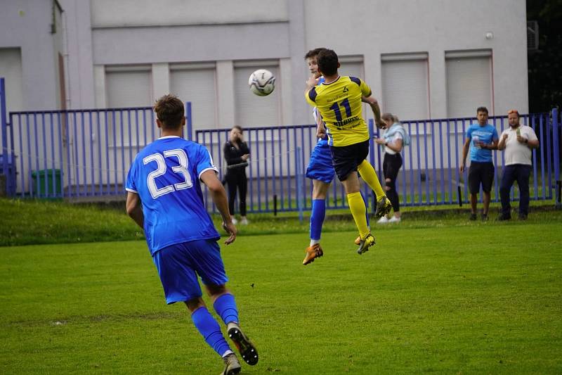 Zápas 25. kola fotbalové divize F MFK Vítkovice - Bílovec 1:1.