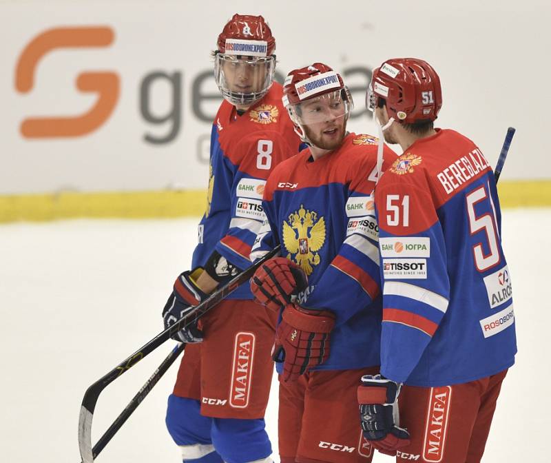 Fanoušci v Ostravě tleskali, byť čeští hokejisté prohráli s Ruskem v druhém z dvojice utkání Euro Hockey Tour 2:4. Ve vzájemných duelech se sbornou si připsali po pěti úspěších za sebou první prohru. 