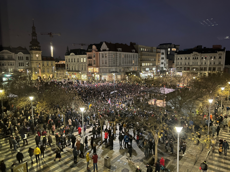 Prezidentský kandidát Petr Pavel v Ostravě, lidé na setkání s ním na Masarykově náměstí, Ostrava, 19. ledna 2023.