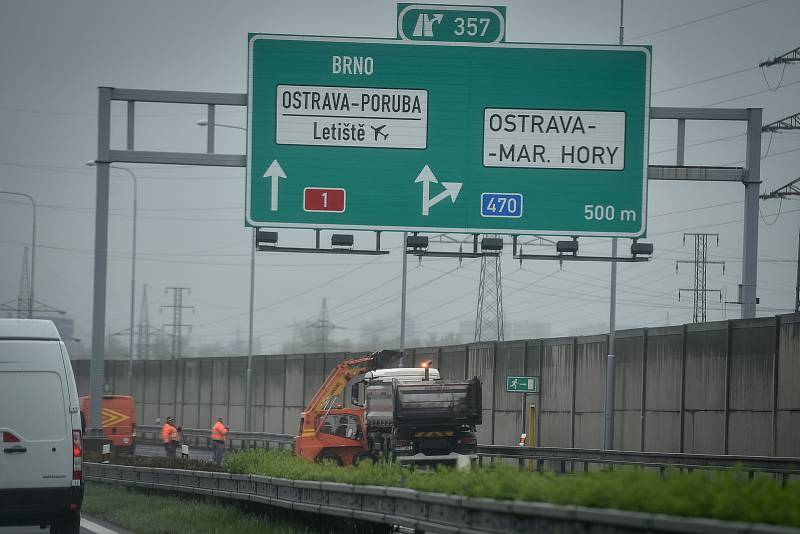 Oprava dálnice D1, duben 2019 v Ostravě. 