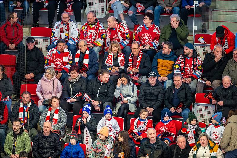 Čtvrtfinále play off hokejové extraligy - 2. zápas: HC Oceláři Třinec - HC Vítkovice Ridera, 20. března 2022 v Třinci. Fanoušci.