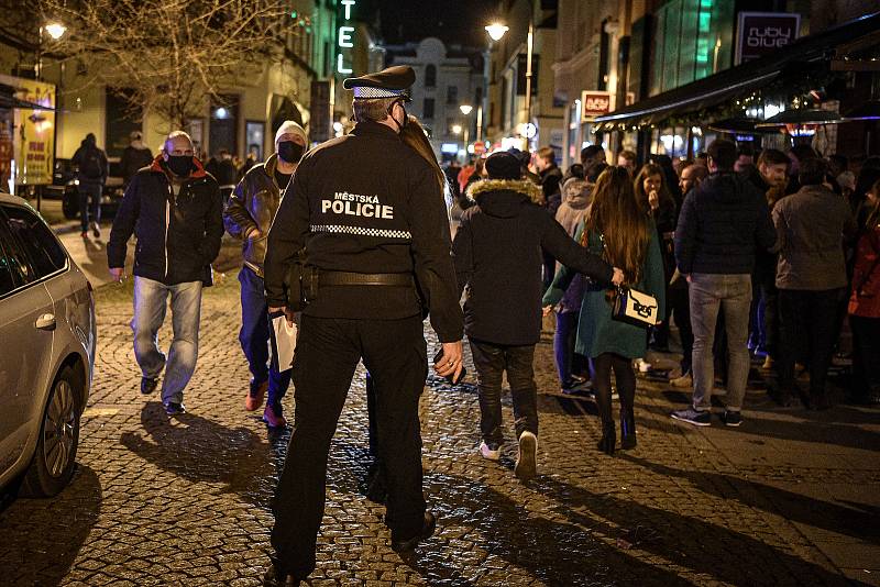 Policie a strážníci, Ostrava, rok 2020. Ilustrační foto.