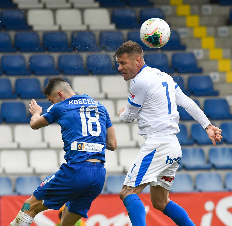 Fotbalisté Baníku Ostrava (v bílém) uhráli v sobotním utkání 25. kola FORTUNA:LIGY cennou bezbrankovou remízu v Liberci.