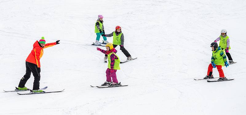 Skalka family park, 22. ledna 2020 v Ostravě. Instruktorka lyžování Barbora Kališková.