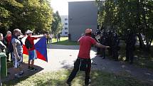 Policie v Ostravě dohlížela hned na několik demonstrací najednou. 