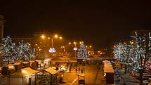 Ostrava-Poruba má svůj vánoční strom na Hlavní třídě na středovém pásu naproti Alšova náměstí. Snímky zaslala Pavlína Nováčková.