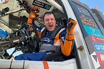 Šestapadesátiletý Andořan Albert Llovera z ostravského týmu Fesh Fesh, který je od osmnácti let upoután na invalidní vozík, zvládl letošní Rallye Dakar v kategorii kamionů na 17. místě.