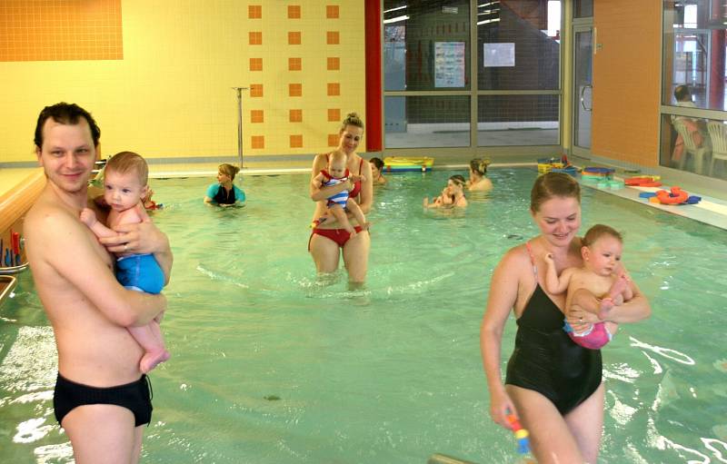 NEJTEPLEJI. V bazénku pro kojence je 34°C, naopak v posilovně 20°C, nová vzduchotechnika umožňuje kouzlit s teplotami.