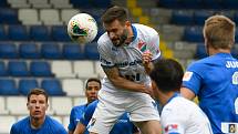 Fotbalisté Baníku Ostrava (v bílém) uhráli v sobotním utkání 25. kola FORTUNA:LIGY cennou bezbrankovou remízu v Liberci.