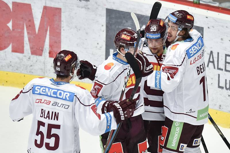 Utkání 9. kola hokejové extraligy: HC Oceláři Třinec - HC Sparta Praha, 12. října 2018 v Třinci. Na snímku radost Sparty, (zleva) Jeremie Blain, Petr Kalina, Petr Vrána a Matěj Beran.