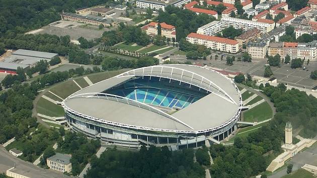 Centrální stadion v Lipsku se používá dodnes, byť kapacita hlediště klesla během přestavby v letech 2002 až 2004 na 45 tisíc a zmizela atletická dráha.