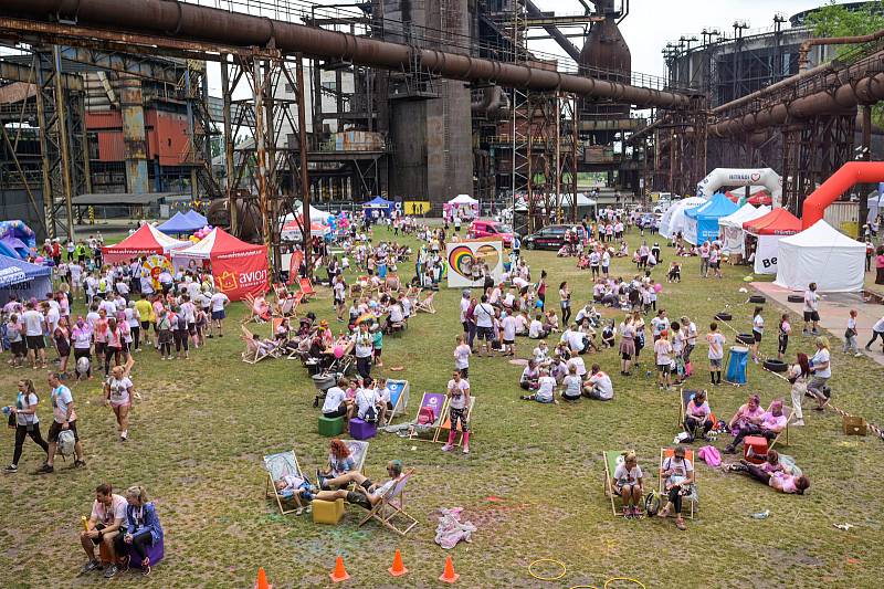 Duhový běh  a festival v Dolní oblasti Vítkovice Rainbow run & Rainbow fest Ostrava, sobota 4. června 2022.