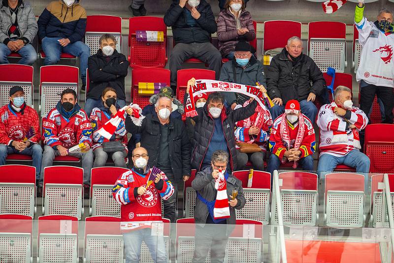 Fanoušci při derby Třinec - Vítkovice (8. prosince 2021)