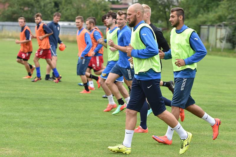 Fotbalisté MFK Vítkovice při tréninku.