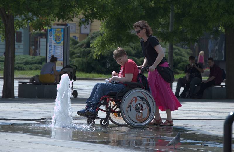 Slunečné odpoledne v centru Ostravy, červen 2021.