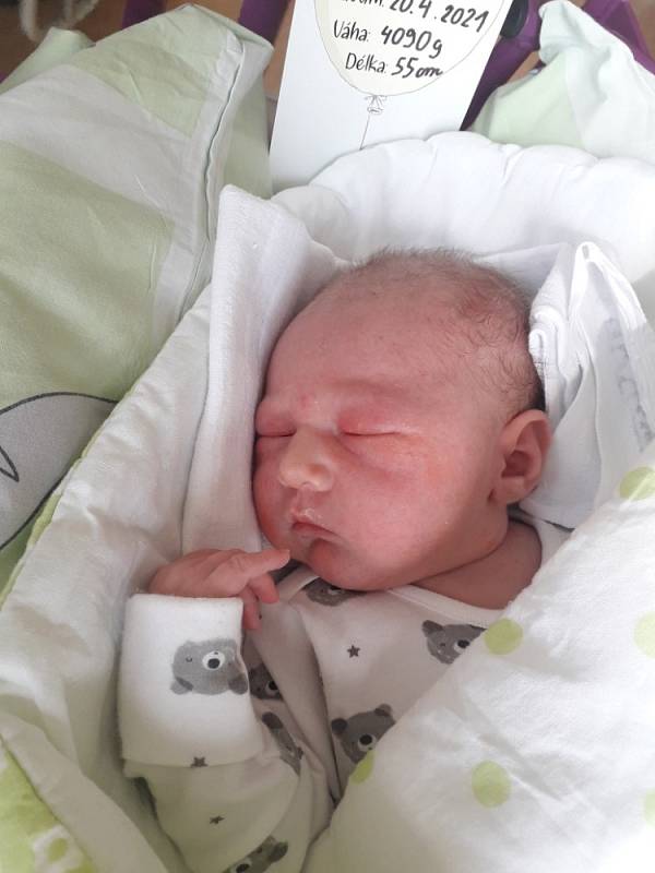 Tomáš Lecián z Bohumína, narozen 20. dubna 2021 v Havířově, míra 55 cm, váha 4090 g. Foto: Michaela Blahová
