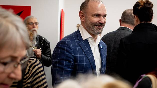 Ivan Langer pořádal vernisáž plastik pod názvem Suchobásně v Síti v galerie ZaZa, 28. února 2019 v Ostravě. Na snímku Ivan Langer.