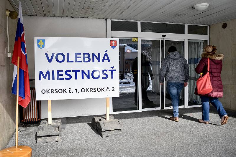 Parlamentní volby na Slovensku, 29. února 2020 v Makově. Na snímku volební místnost, okrsek č. 1.