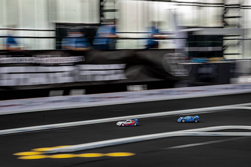 Finále soutěže Horizon Hydrogen Grand Prix  závod s RC modely autíček poháněnými vodíkem v Trojhalí, 23. září 2020 v Ostravě.