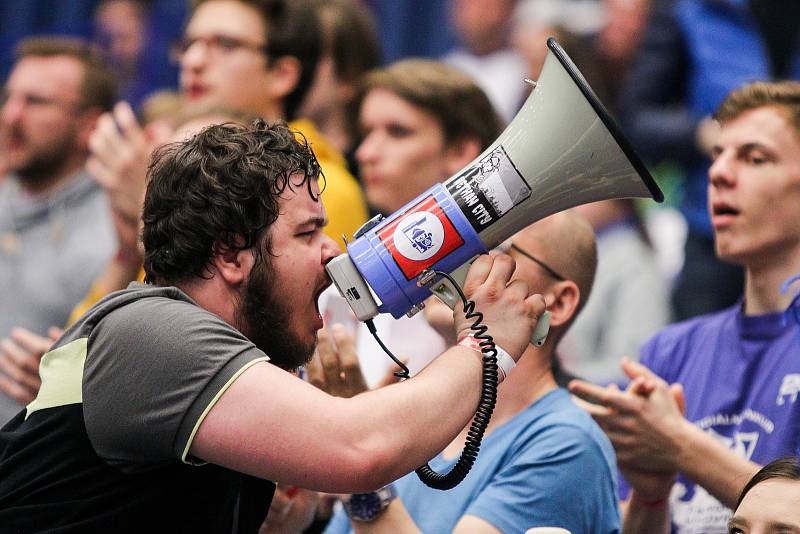 Takto se fandí v Ostravě! Superfinále florbalu v Ostravar Aréně, neděle 14. dubna 2019.