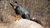 Obora Hukvaldy, socha lišky Bystroušky, 14. března 2020.