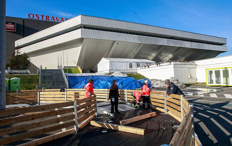 Příprava Olympijského festivalu u Ostravar arény, středa 7. února 2018.