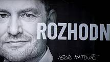 Parlamentní volby na Slovensku, 29. února 2020 v Makově. Billboard politické strany Obyčejní lidé a nezávislé osobnosti (OLaNO) - Igor Matovič.