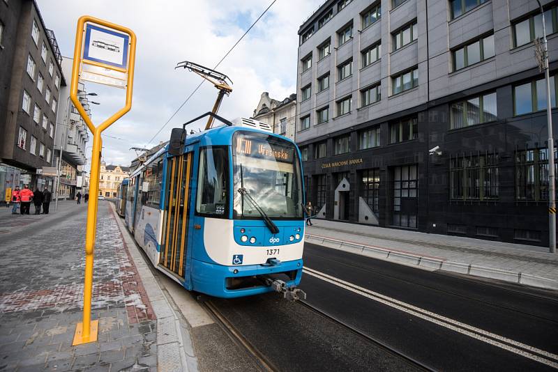 Nádražní ulice v centru města Ostravy je po dvouleté rozsáhlé rekonstrukci opět otevřena.