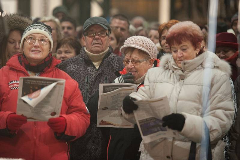 Česko zpívá koledy s regionálním Deníkem – v Ostravě-trojhalí.