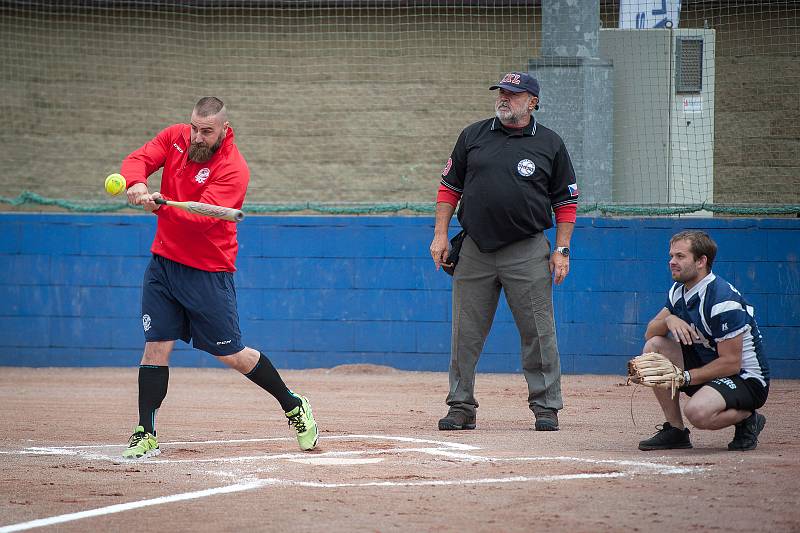 Arrows Fest 2018 v Ostravě-Porubě nabídl exhibiční zápas hokejistů Vítkovic, baseballistů Arrows Ostrava a amerických fotbalistů Steelers Ostrava.