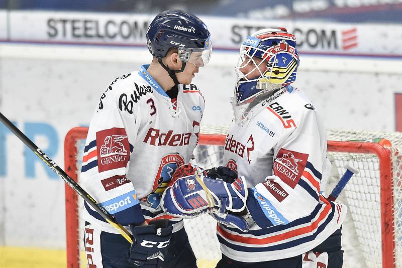 Utkání 44. kola hokejové extraligy: HC Vítkovice Ridera - HC Olomouc, 23. ledna 2019 v Ostravě. Na snímku (zleva) Daniel Krenželok a brankář Vítkovic Daniel Dolejš.