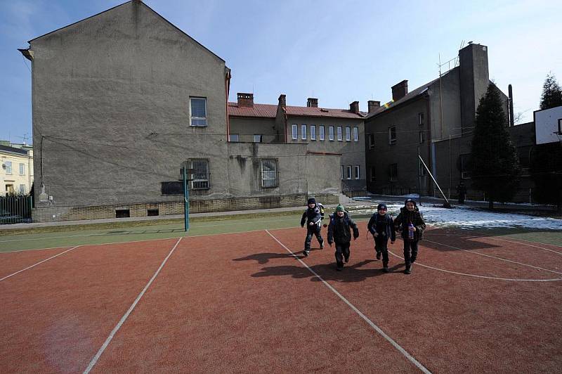 Pobočka Prvního obnoveného reálného gymnázia (PORG) by měla sídlit v budově Základní školy Rostislavova v Ostravě-Vítkovicích.