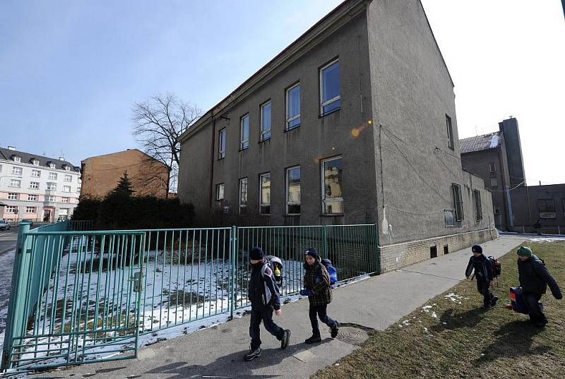 Pobočka Prvního obnoveného reálného gymnázia (PORG) by měla sídlit v budově Základní školy Rostislavova v Ostravě-Vítkovicích.