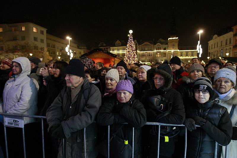 Rozsvícení vánočního stromu na Masarykově náměstí v centru Ostravy.