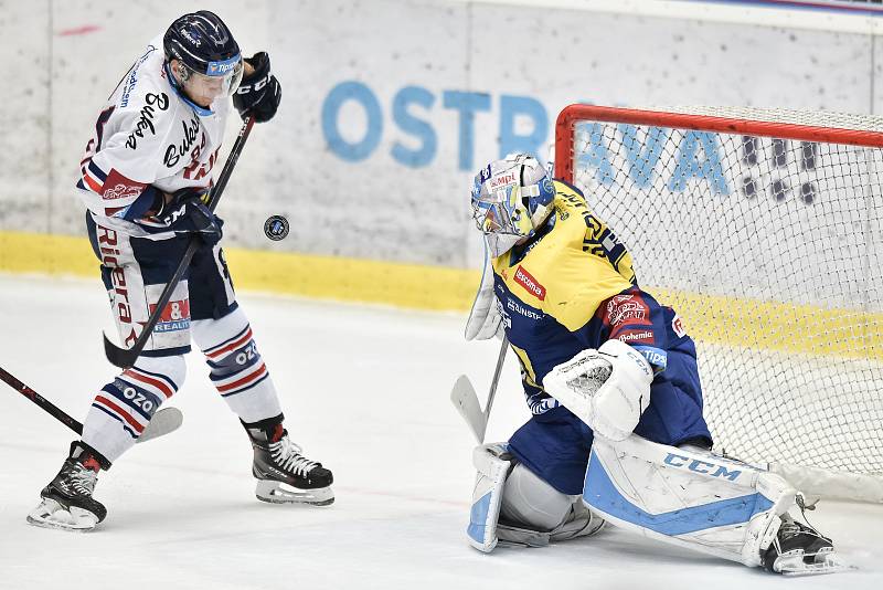 Utkání 32. kola hokejové extraligy: HC Vítkovice Ridera - PSG Berani Zlín, 4. ledna 2019 v Ostravě. Na snímku (zleva) Jan Schleiss a Sedáček Jakub.