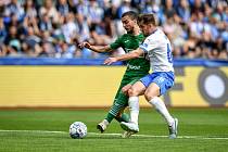 Utkání 26. kola první fotbalové ligy: Baník Ostrava - FK Teplice, 14. dubna 2024, Ostrava. (zleva) Andrija Ražnatovič z Karviné a Matúš Rusnák z Ostravy.