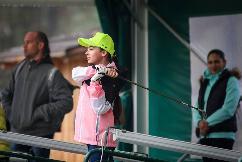 Zahájení golfové sezóny v Golf Park Lhotka.