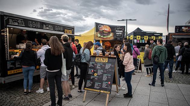 Burger Street Festival u OC Forum Nová Karolina v Ostravě, květen 2021.