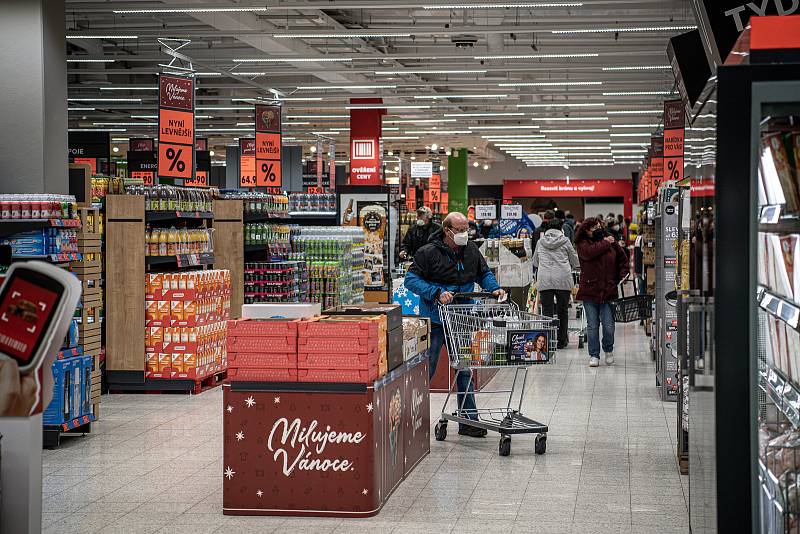 Otevření nově zrekonstruovaného obchodního domu Kaufland v Ostravě-Porubě, 8. prosince 2021.