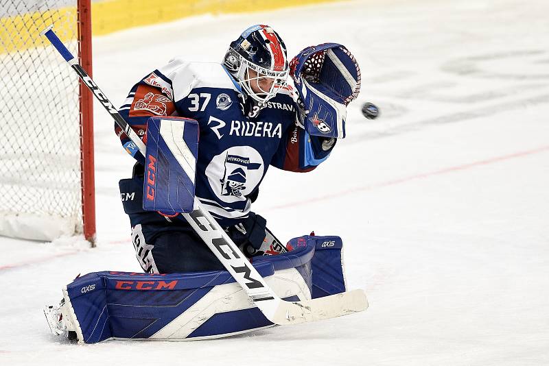 Utkání 33. kola hokejové extraligy: HC Vítkovice Ridera - BK Mladá Boleslav, 8. ledna 2021 v Ostravě. Brankář Daniel Dolejš z Vítkovic.