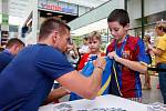 Autogramiáda týmu FC Baníku Ostrava v Nové Karolině.