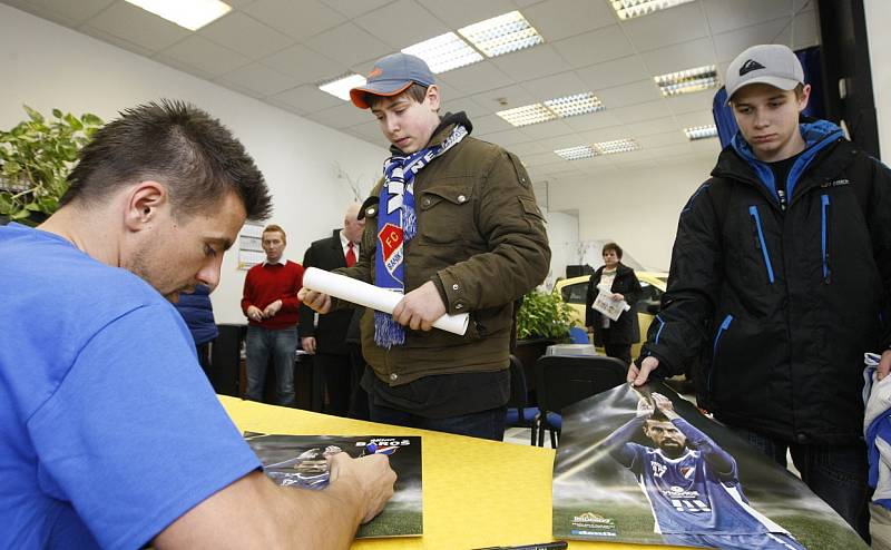 Autogramiáda Milana Baroše v ostravské redakci Deníku.