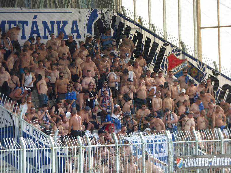 Fanoušci Baníku Ostrava v Jablonci (1. kolo ligy, 24. 7. 2021).