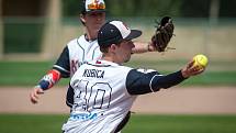 Arrows Fest 2018 v Ostravě-Porubě nabídl exhibiční zápas hokejistů Vítkovic, baseballistů Arrows Ostrava a amerických fotbalistů Steelers Ostrava.