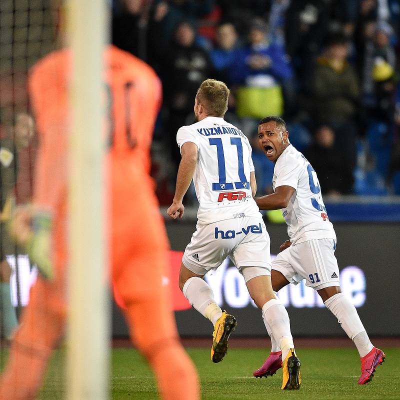 Utkání 22. kola první fotbalové ligy: Baník Ostrava - FK Jablonec, 24. února 2020 v Ostravě. Zleva (radost) Nemanja Kuzmanovič z Ostravy a Dyjan Carlos De Azevedo z Ostravy.