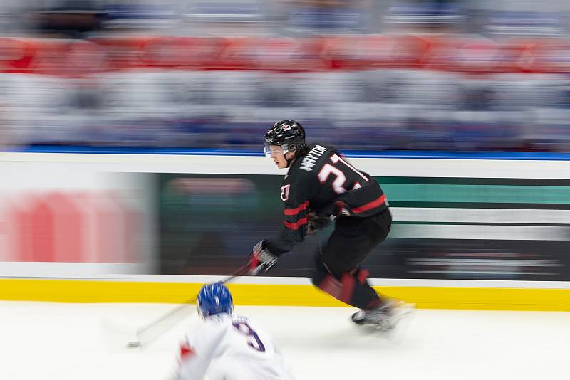 Mistrovství světa hokejistů do 20 let, skupina B: Kanada - ČR, 31. prosince 2019 v Ostravě. Na snímku (střed) Barrett Hayton.