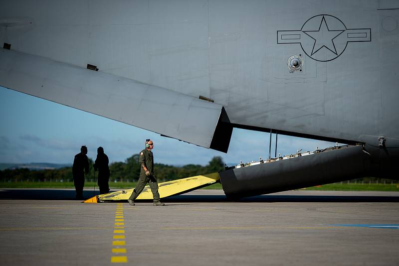 Přílet amerického transportní letoun Lockheed C-5M Super Galaxy, 18. září 2019 v Mošnově