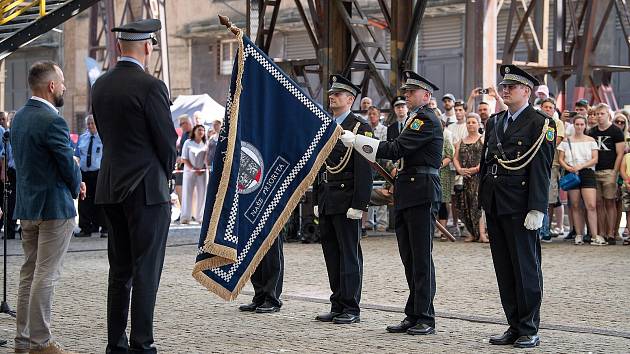 Slavnostní akt, předání praporu Městské policii Ostrava, 18. června 2022.